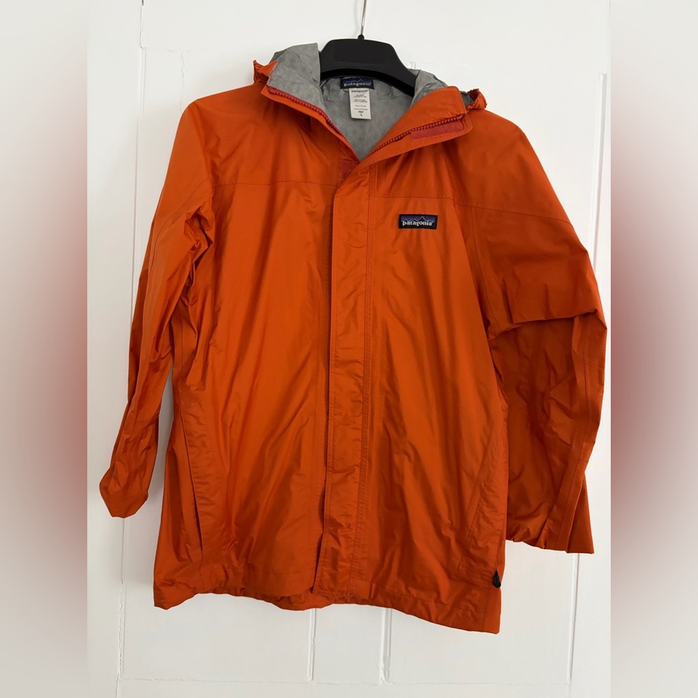 Patagonia youth waterproof jacket size L